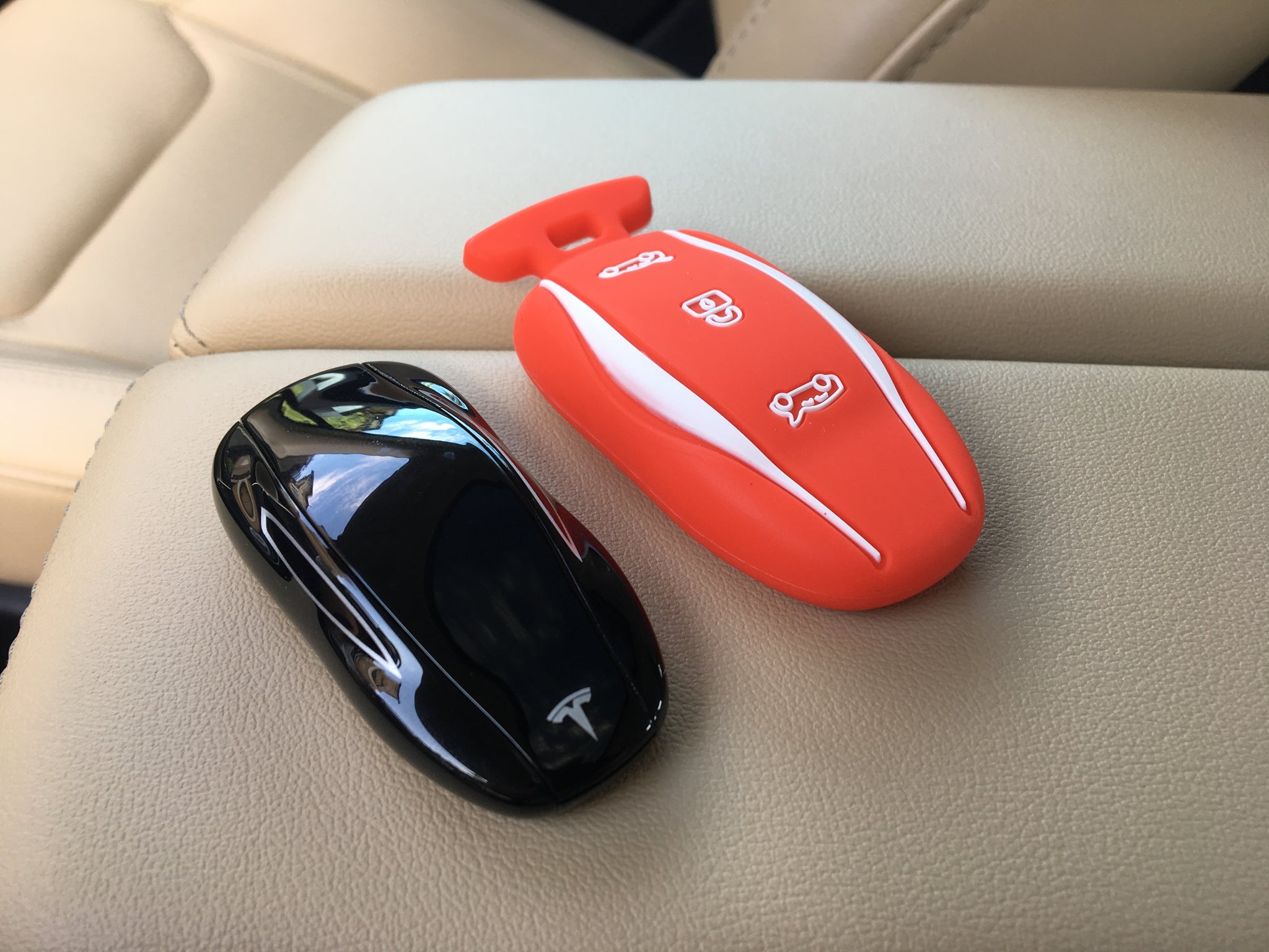Tesla Model X Key Fob Holder - Silicone Cover – EVANNEX